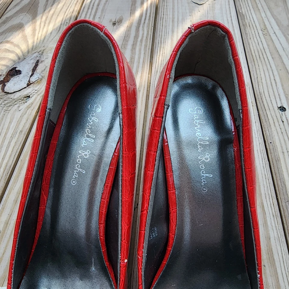 Zapatos de salón Gabriella Rocha rojo charol cocodrilo nuevos con etiquetas punta redonda choo Volusia talla 9,5 Foto 4 de 4