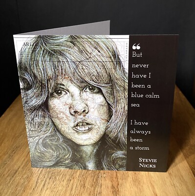 Stevie Nicks Fleetwood Mac inspirierte Grußkarte. Stiftzeichnung auf Karte Phoenix.