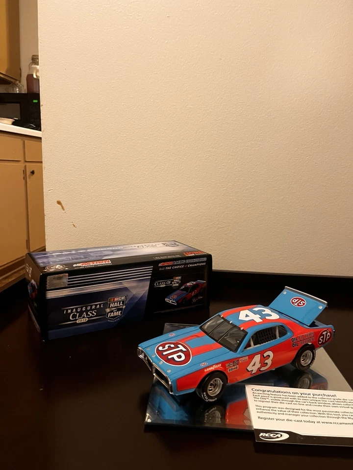 Richard Petty STP #43 1974 Dodge Charger " 2010 HALL OF FAME" 1/24 By Lionel - Image 2 of 4