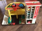 Vintage 1970 Fisher Price Little People Play Family Action Garage  *READ*