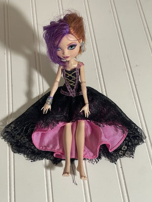 #ad Ever After High 11quot; Poppy O#x27;Hair Fashion Doll Mattel First Chapter 2012 Mattel $18.11