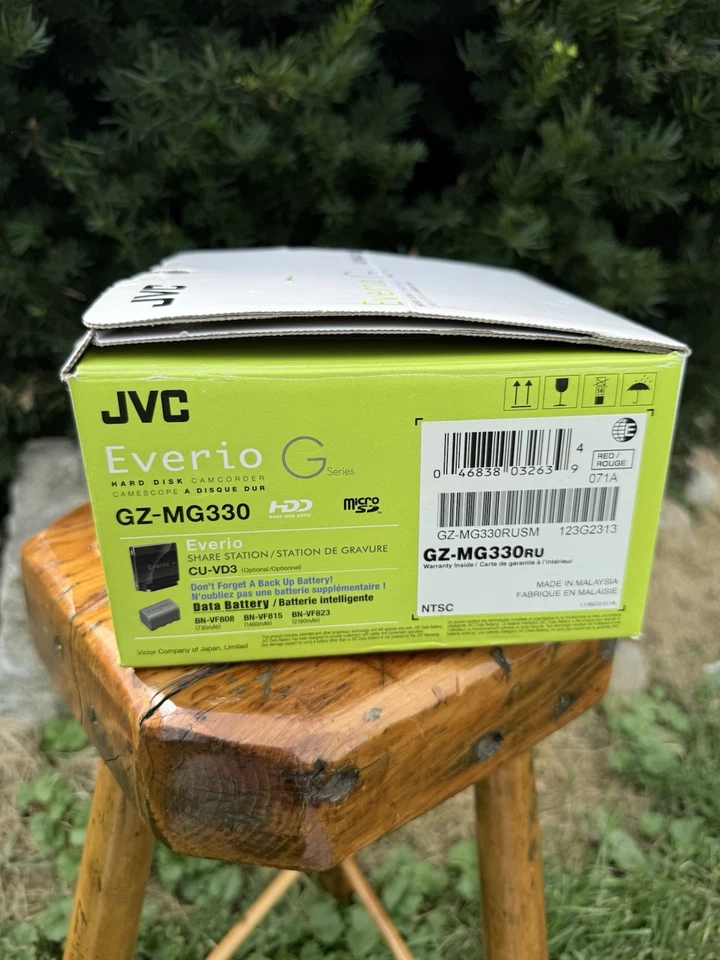 JVC Hard Disk Video Camera Everio Red GZ-MG330-RU Powers on - Image 2 of 4