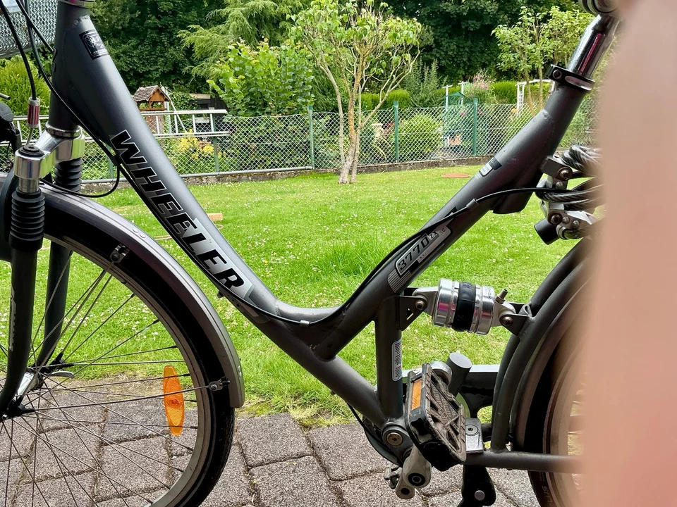 Damen Fahrrad Wheeler 28 Zoll Rahmenhöhe 52 Federung Gangschaltung - Bild 2 von 3