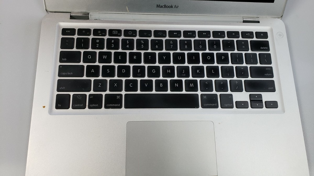 MacBook Air 13-inch Core 2 Duo 1.6 GHz A1237 EMC:2142 Selling for