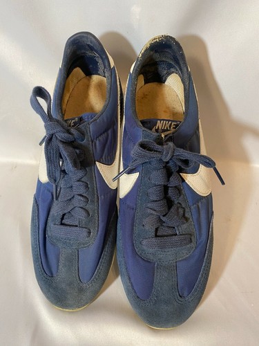 Vintage NIKE SPORT RUNNING SHOES~Navy 