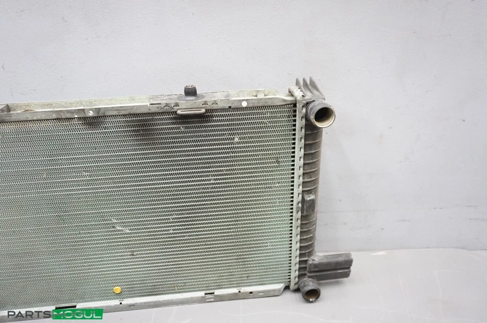 Radiador de refrigeración del motor 90-91 Mercedes R129 300SL fabricante de equipos originales Foto 4 de 4