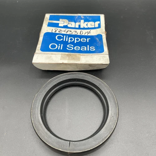PARKER CLIPPER OIL SEAL - PN 0325 9272 3QTR06 - NOS