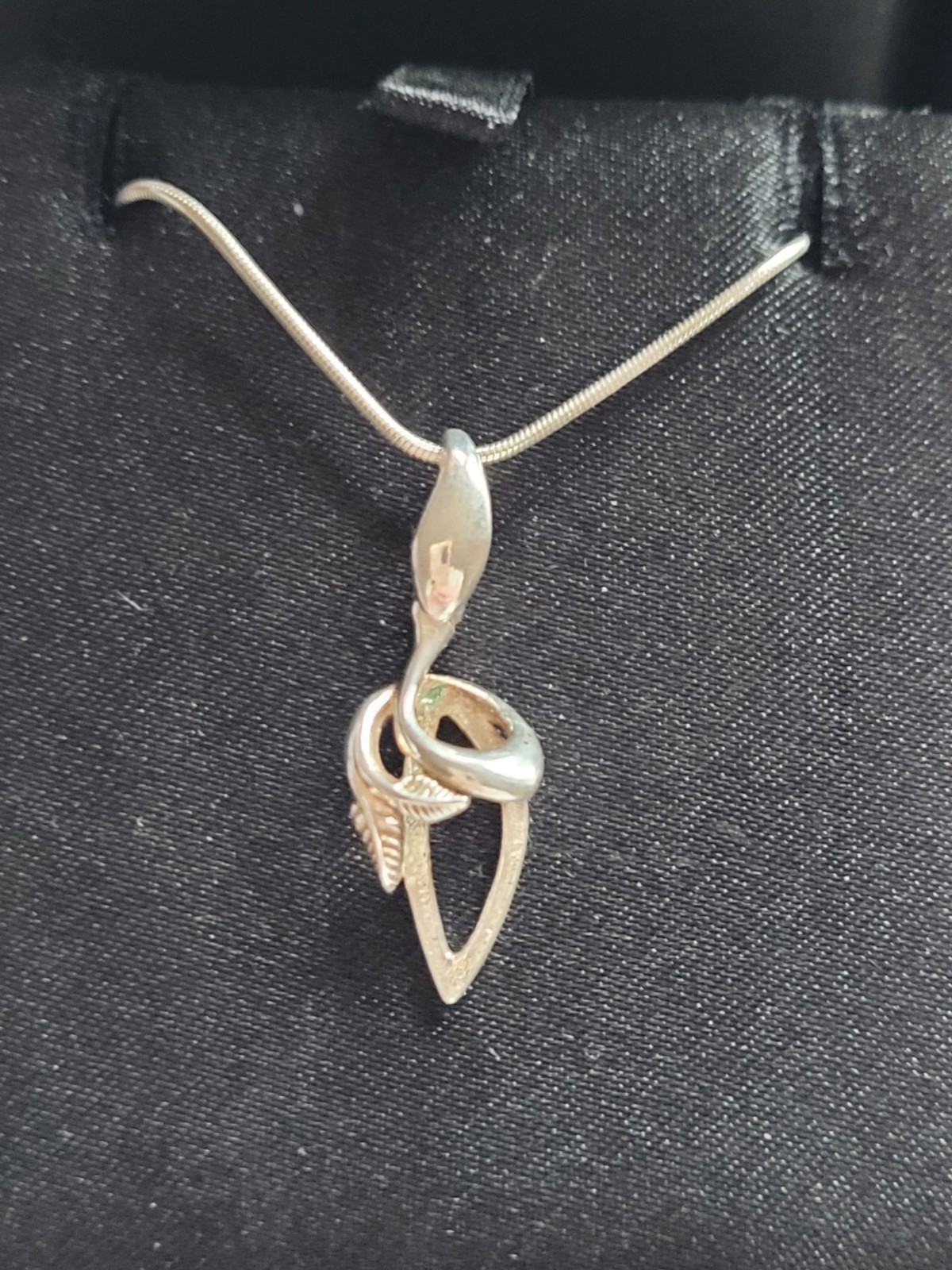 Solid Sterling Silver Vine Entwined Geometric Hea… - image 1