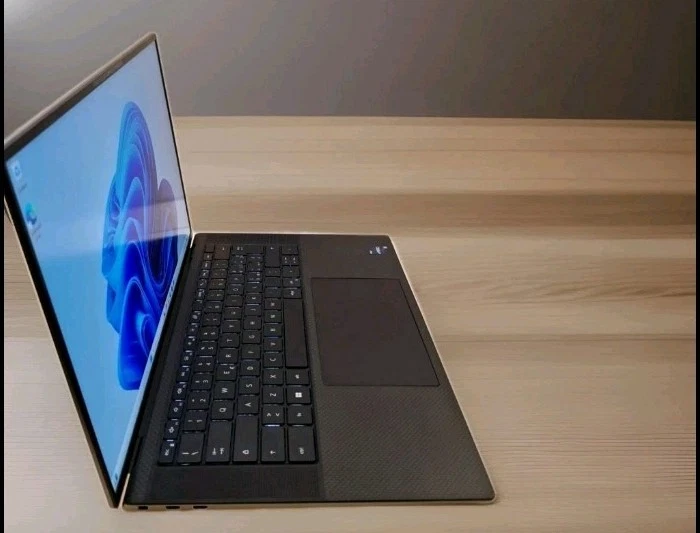 Dell Precision 5560 15,6" i7 RAM 64GB  + N.2 SSD 1,5TB Tot  NVIDIA T1200 WIN11  - Immagine 3 di 4