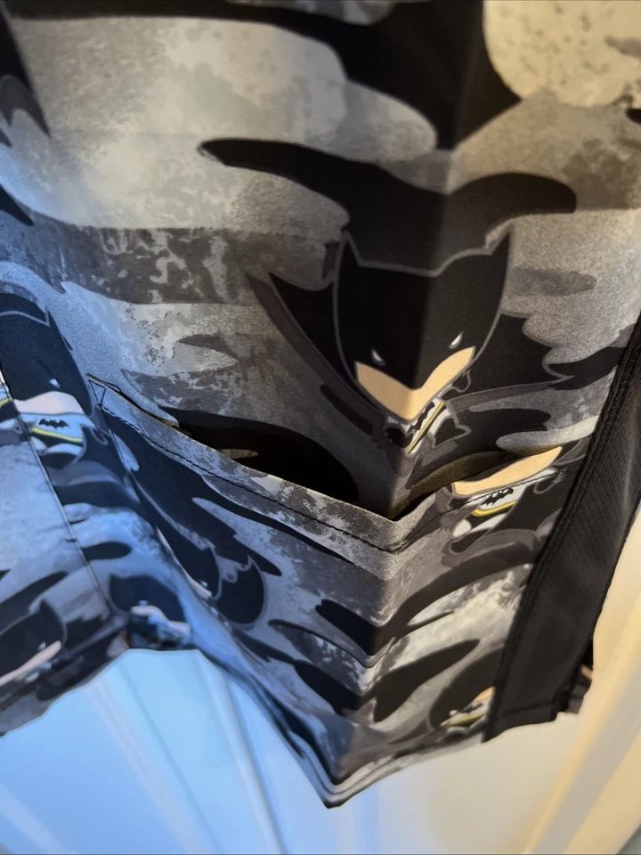 Tooniforms Medical Scrubs Baby Batman V Neck Short Sleeve Scrub Top XS - NEW! - Image 4 of 4