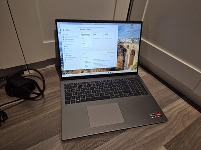 Dell Vostro 16 5625 -  AMD Ryzen 5 5625u - 8gb - 500gb SSD