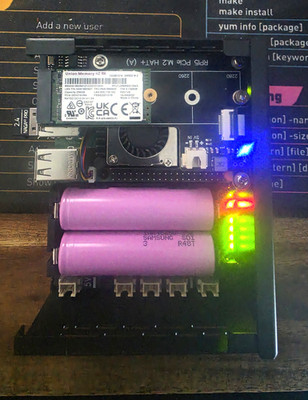 Raspberry Pi 5 16GB + 256GB NVMe + UPS/Batterien + 27W PSU + Case
