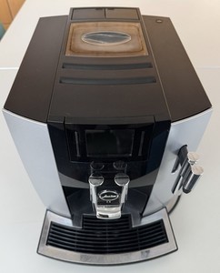 JURA E8 - Kaffeevollautomat - schwarz/silber - TOP - OVP