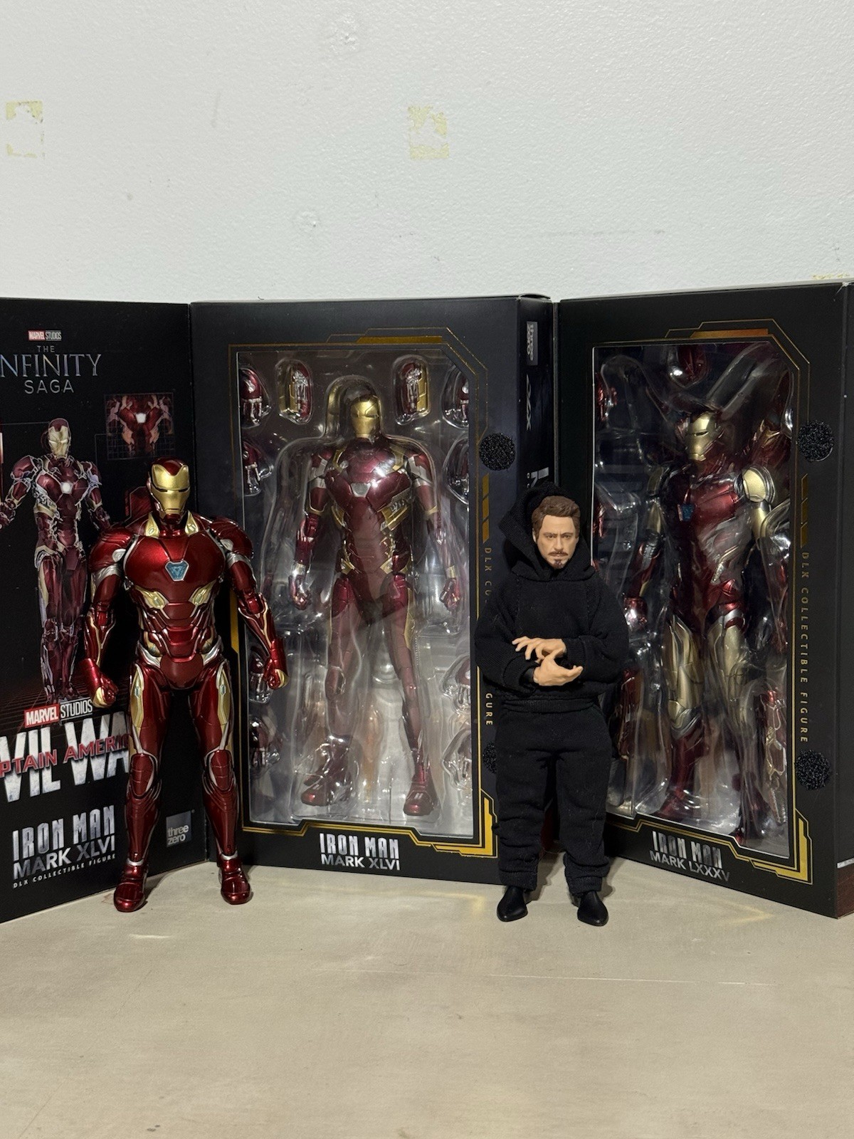 Threezero DLX Iron Man Bundle w/ bonus Custom Tony Stark
