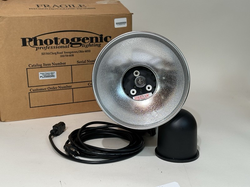 Photogenic Powerlight PL2500DRC  Long Cord, Bulb cover, reflector, NO BULB