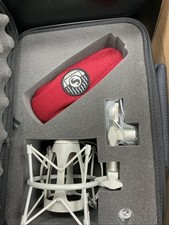 Shure KSM44A Multi-Pattern Dual Diaphragm Microphone Champagne