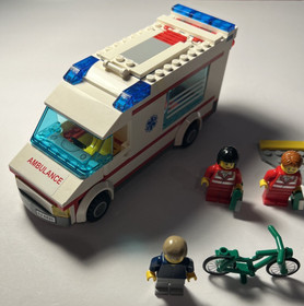 LEGO CITY Ambulance Play Set w Minifigs and Manual No Box Missing Pieces 4431