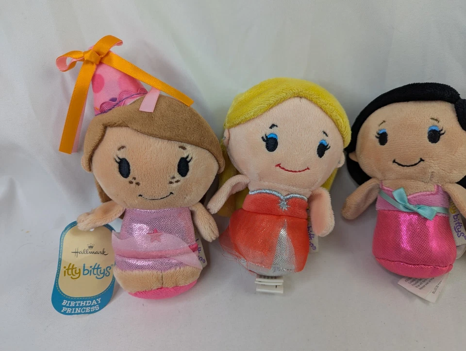 Hallmark Itty Bittys Niñas Barbie Princesa Blancanieves Mujer Maravilla Peluche Foto 2 de 4