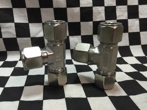 Lot Of 2, PARKER TEE 1/2" SINGLE FERRULE, 316SS, 8-8-8 JBZ-SS Shipsameday #ZT2