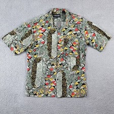 Vintage Hawaiian Rayon Art Beach Men's Size Medium Button Up Collared Camp Shirt