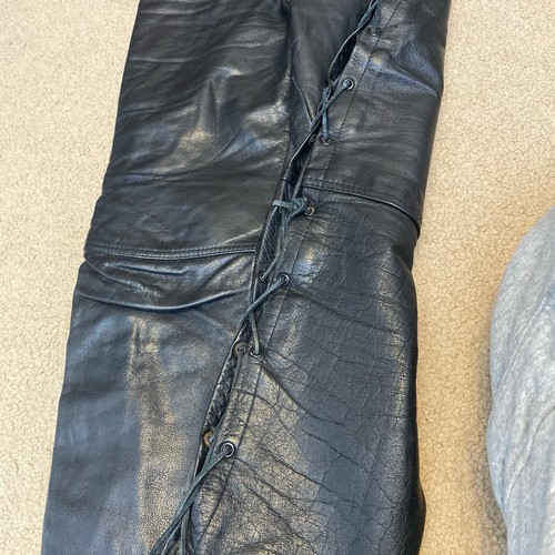 Pantalone vintage nero in vera pelle taglia 32X27 - Foto 6 di 7