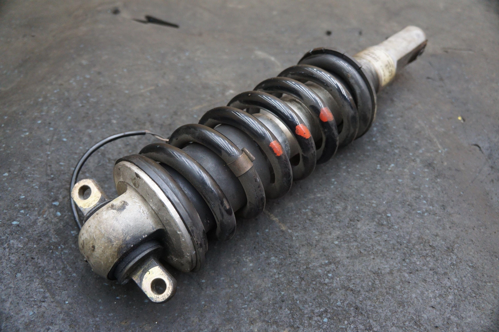 Rear Left Side Shock Absorber Spring Strut 174724 190677 Ferrari 360 Modena 02