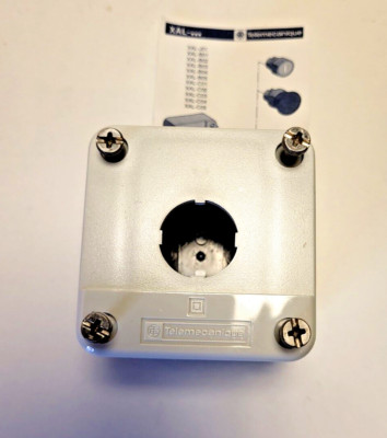 Telemecanique - Single Hole 22mm XAL-B01 Emergency Stop Button Switch Box - neu