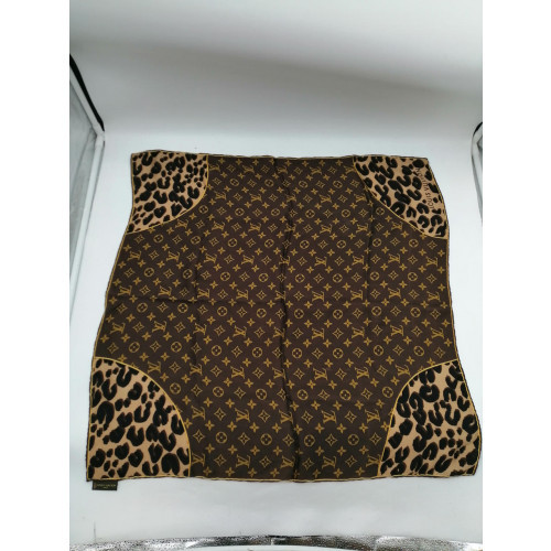 Louis Vuitton Pre-Owned Scarves from Japan