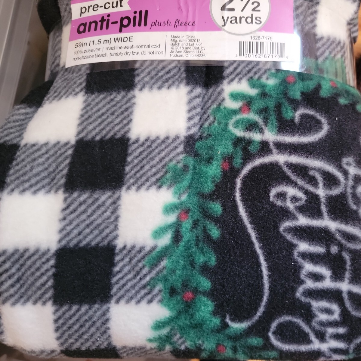 Anti-Pill Pre-Cut Plush Fleece Fabric Buffalo Home Holidays Wreath yds  x 59