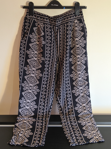 FOREVER 21 navy patterned thin trousers 
