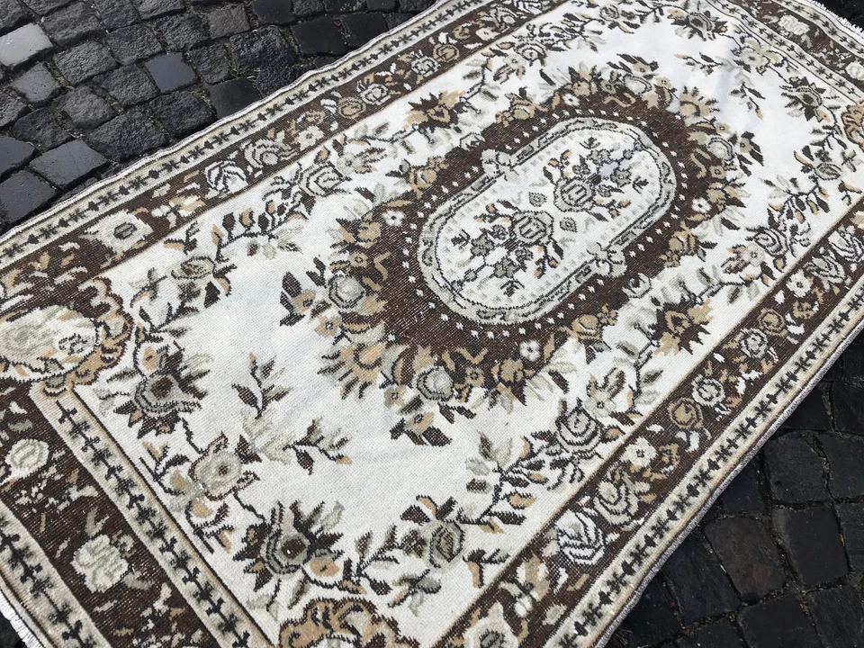 Turkish Antique rug Bohemian Area rug Oushak rug Vintage Rug Handmade Wool rug - Image 4 of 4