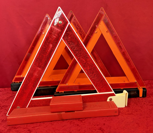 Lot of 4 Emergency Warning 18" Reflective Roadside Triangles B21