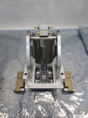 AMAT 0010-70321 SLIT VALVE ACTUATOR GATE ASSEMBLY P5000, 109903