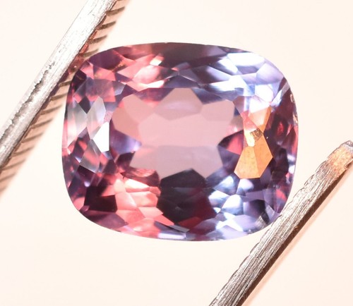 Alexandrite Naturelle Coussin Brésil - Pierre Précieuse Changeante, 7.45 Carats - Certifiée AGSL