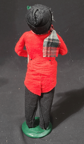 Figura de exhibición de Navidad Byers Choice Carolers Firning Man con partituras - Imagen 3 de 4