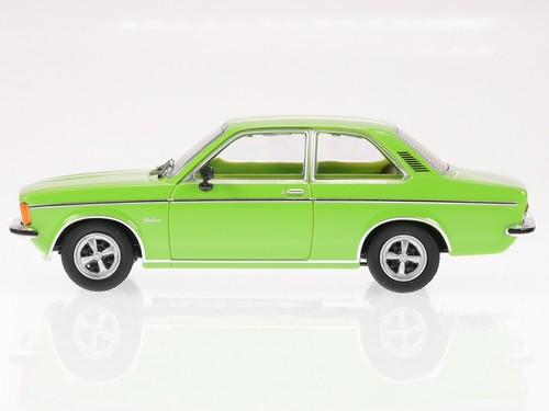 Opel Kadett C 1978 verde modelo de coche 940048101 Maxichamps 1:43 - Imagen 2 de 4