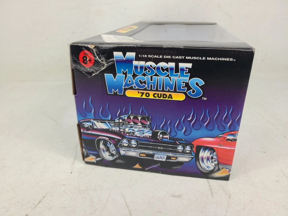 (NEW) Muscle Machines 1/18 Limited Edition White '70 Plymouth Cuda White Black - Image 3 of 4