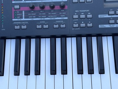 YAMAHA MOX8 88-Keys Keyboard Workstation. Please, Read the