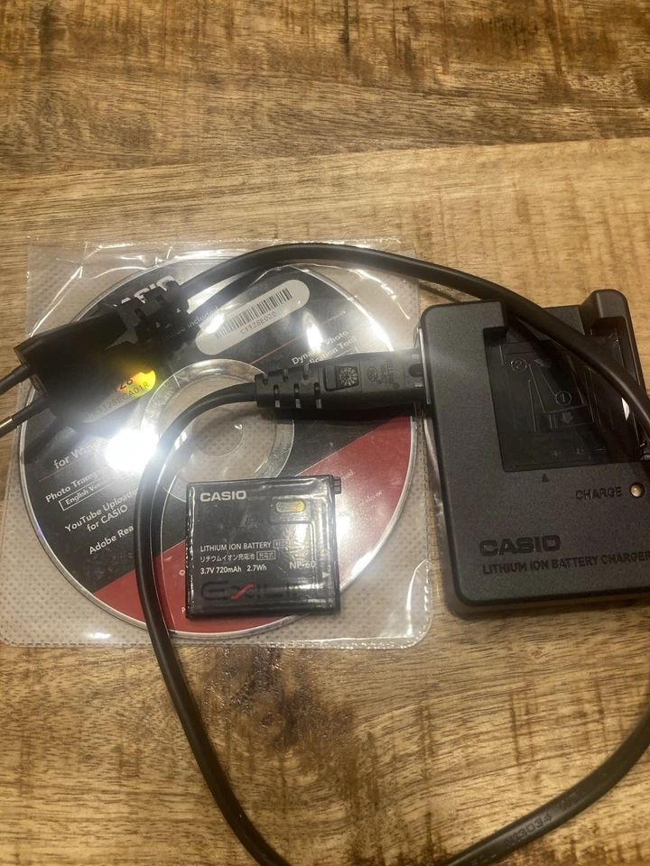 Casio Exilim12.1 Voll Funktionsfähig Digital Camera ,CD - Bild 4 von 4