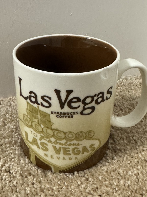 Starbucks Las Vegas Sign 16 oz Coffee Mug Collectors Series 2011 logo cup 