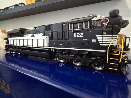 Athearn Genesis 2.0 HO SD70ACe Norfolk Southern 1122 ATHG75739 LokSound DCC | Condition: Used