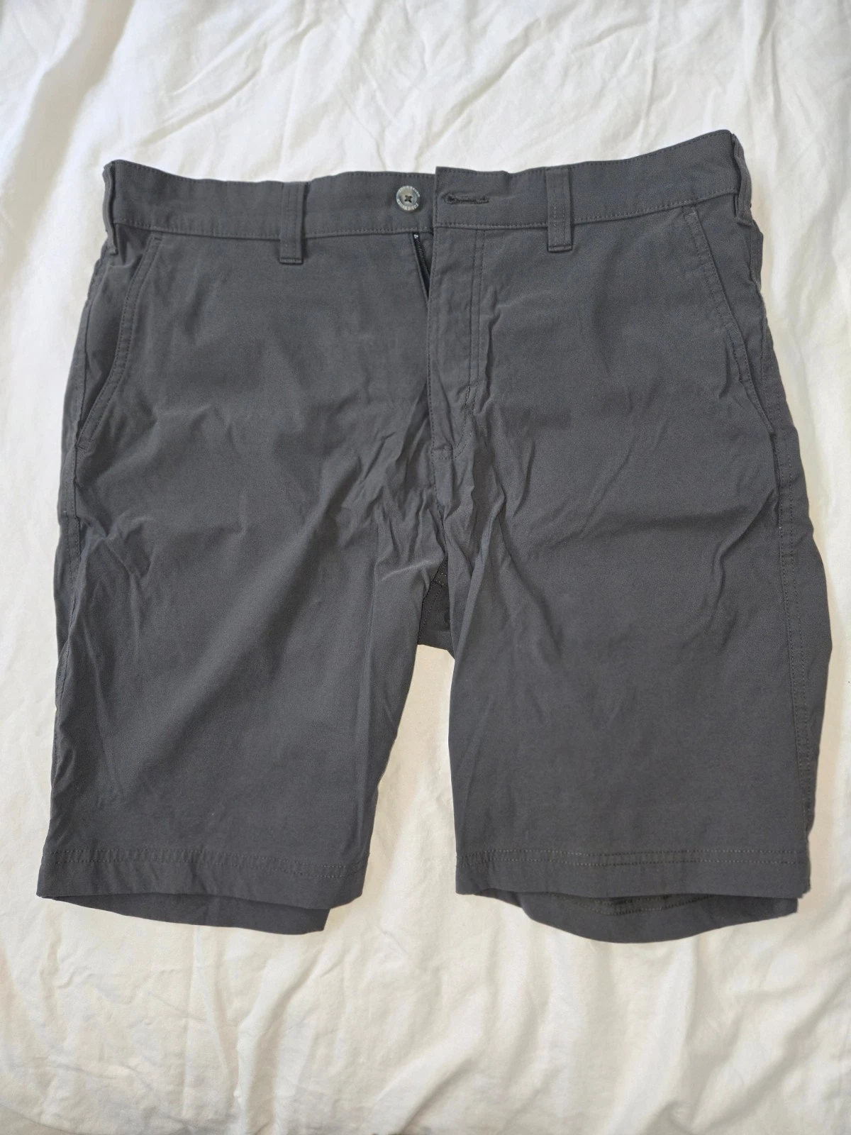 Eddie Bauer Travex Active Chino Shorts Mens 34x11 Dark Gray Outdoor Hiking
Opens in a new window or