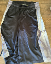 Under Armour Boys YMD Loose Breathable Mesh Basketball Shorts Black Gray