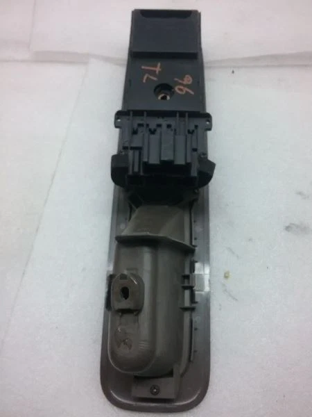 Interruptor de ventana principal de puerta delantera izquierda sedán 4 puertas 1996 ACURA TL 4-10-13P Foto 3 de 4