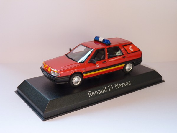 Renault 21 Nevada / Kombi Feuerwehr Vtule Von 1991 In 1/43 Von Norev 512134-image