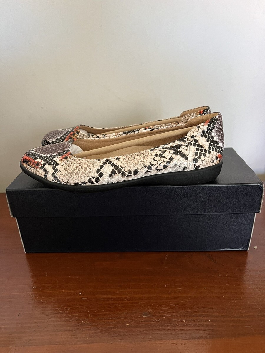 Naturalizer Women's Snake Leather Style, FLEXY Flats Size M