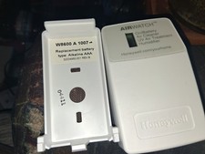 Honeywell Tradeline Airwatch W8600A 1007 Air Cleaner Battery UV Indicator