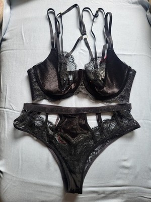 Hunkemöller Private Collection Blondie BH & Open Brazilian 80E / M Samt Schwarz