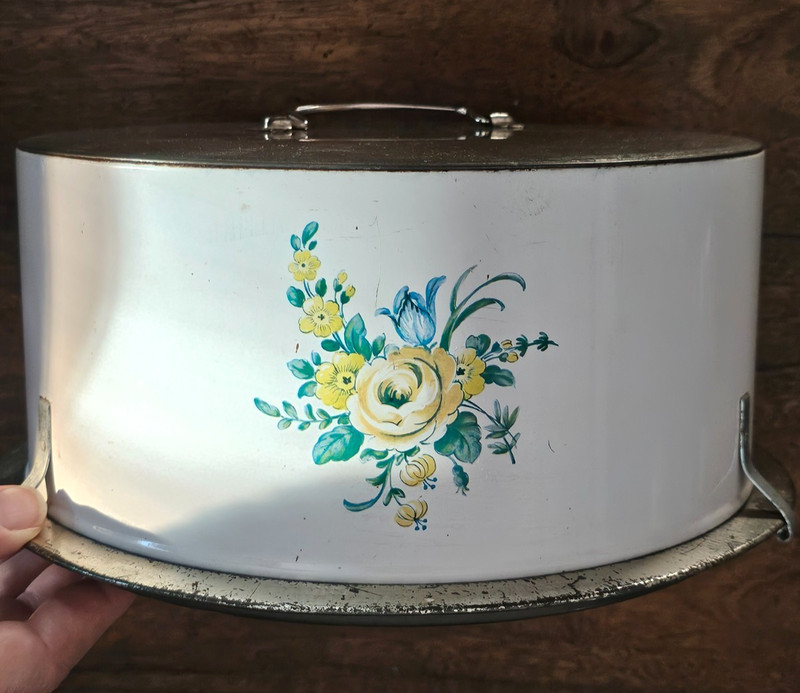 DECOWARE CAKE CARRIER VINTAGE METAL FLORAL ROSE DESIGN - CAKE SAVER / BOX