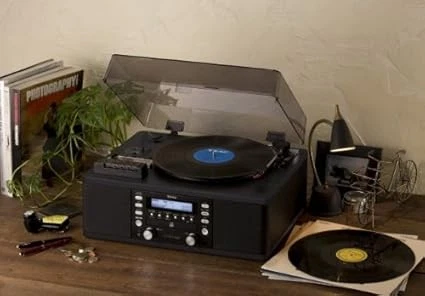 TEAC CD Recorder w/Turntable/Cassette Player LP-R550USB-B - Image 2 of 4